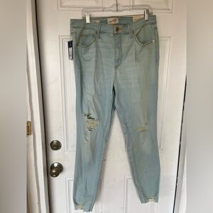 Universal Thread Light Blue Straight Leg Jeans size 14W. New with tags.